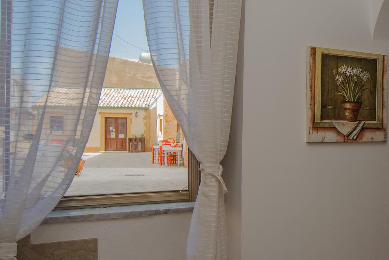 Ferienwohnung Un Affaccio Sul Borgo Marzamemi Exterior foto